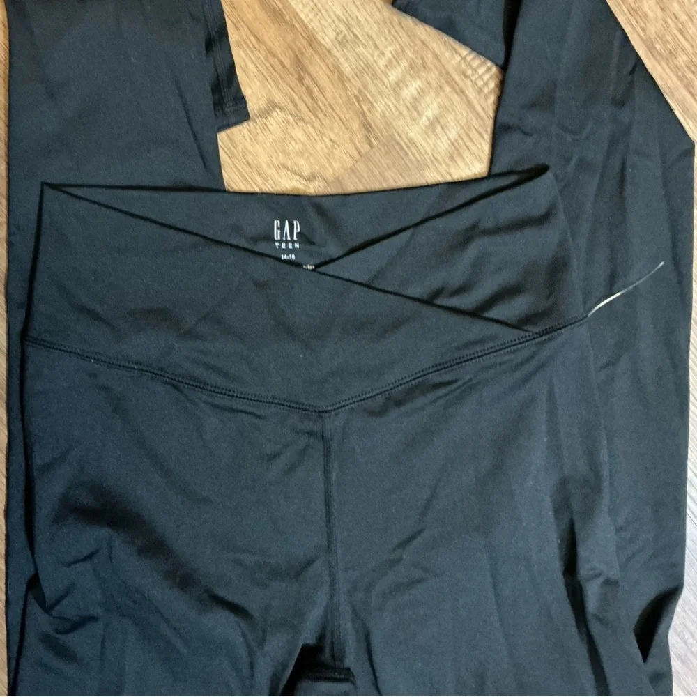 GAP teen black
